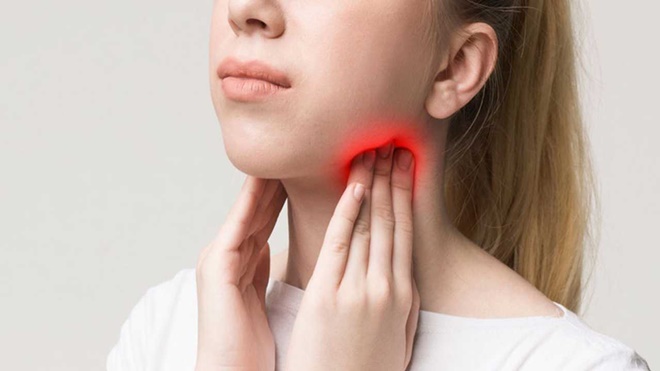 Bademcik şişmesine evde ne iyi gelir doktora gitmeden önce bunları yapın!