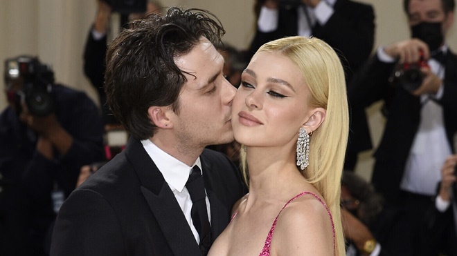 Beckham'ın oğlu eşinin çıplak fotoğrafını paylaştı