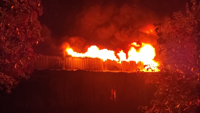 Bursa'da soğuk hava deposunda büyük yangın! 3 işçi hastaneye kaldırıldı