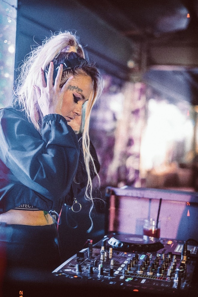 YATAĞIMDA KOCAYA YER YOK