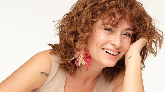 Ceyda Düvenci ticarete atıldı