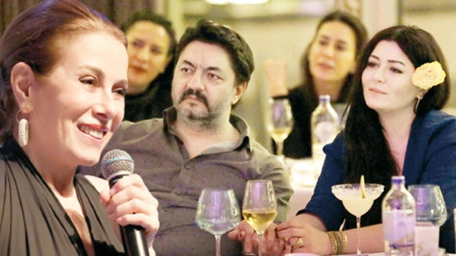 Deniz Çakır ve Bilgehan Baykal'ın romantik gecesi!