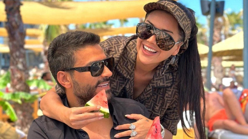 Dilan Polat'ın kozmetik markası satışları durdurdu