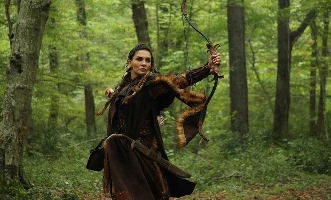 Başrollerini Ebru Şahin ile Edip Tepeli’nin oynadığı ‘Destan’ dizisi sete çıktı