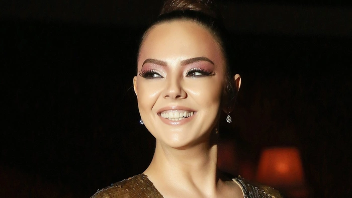 Sosyal medya Ebru Gündeş'in 'yeni yüzü'nü konuşuyor