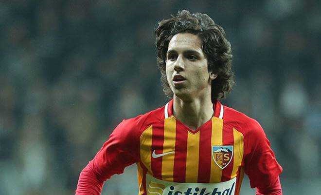 Kayserispor'un genç yeteneği Emre Demir, Barcelona'ya transfer oldu