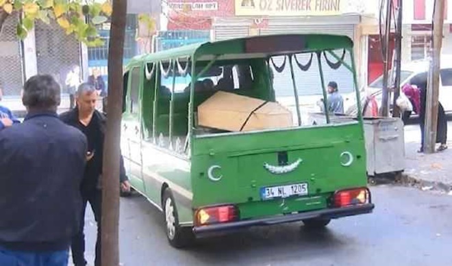 Eşini uykuda silahla vurarak öldürdü