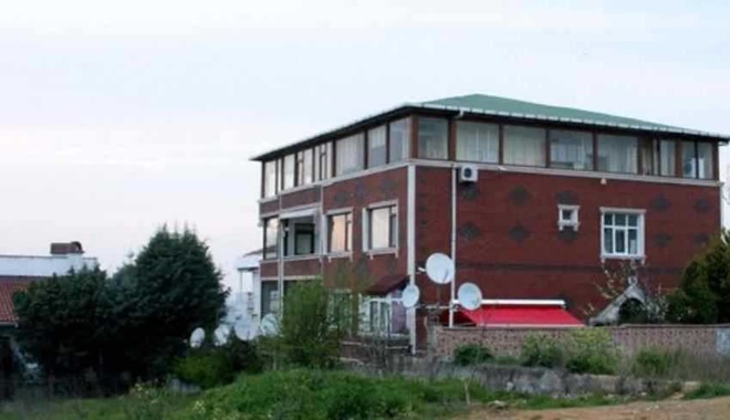 Evlattan mal kaçırma: İş insanının arsasına haciz