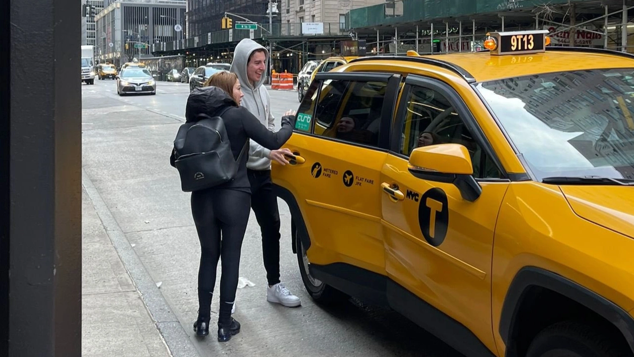Eylem Tok ve oğlu Timur Cihantimur ABD'de görüntülendi
