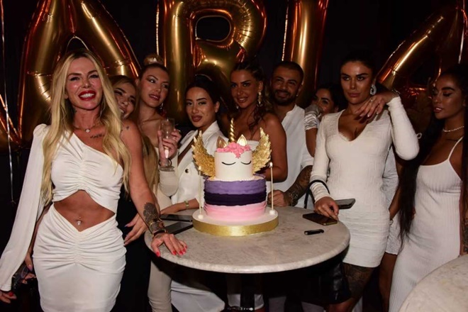 MARİAM MAHMOUDİ'DEN KONSEPT DOĞUM GÜNÜ KUTLAMASI