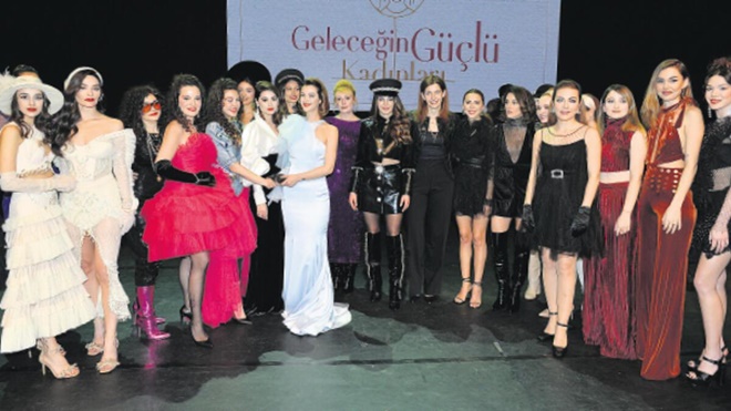 Geleceğe destek defile...