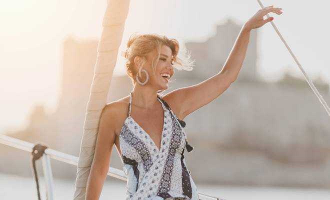 Gülben Ergen, yoğun ilgi üzerine yeniden Çeşme'de sahne alacak