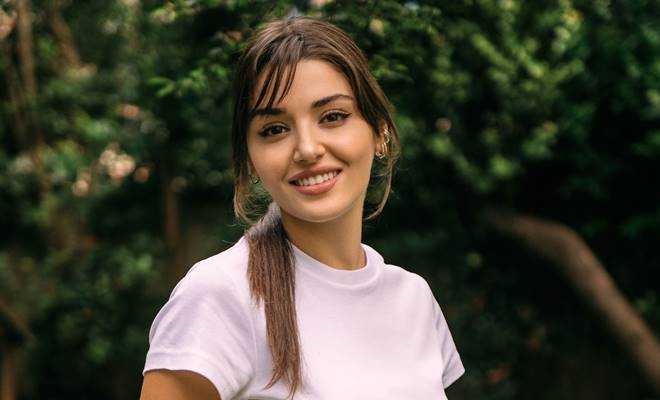 Hande Erçel, Kansersiz Yaşam Derneği’nin “İyi Niyet Elçisi” oldu
