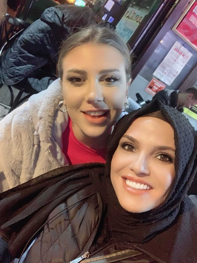 Kısmetse Olur yarışmasıyla tanınan fenomen Melis Buse Betkayan iğne ipliğe döndü