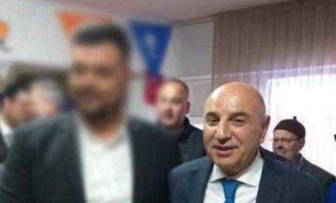 Keçiören Belediyesi’ne ait bir araçta 2 kilo 900 gram esrar yakaladı