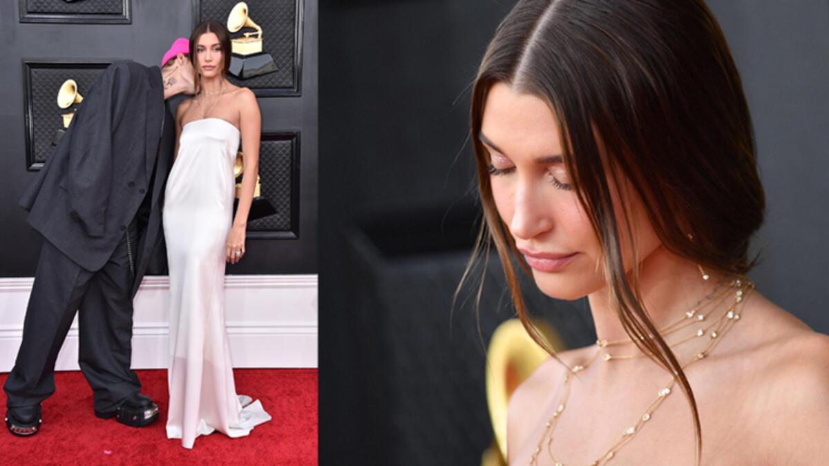 Kırmızı halıda aşk öpücüğü