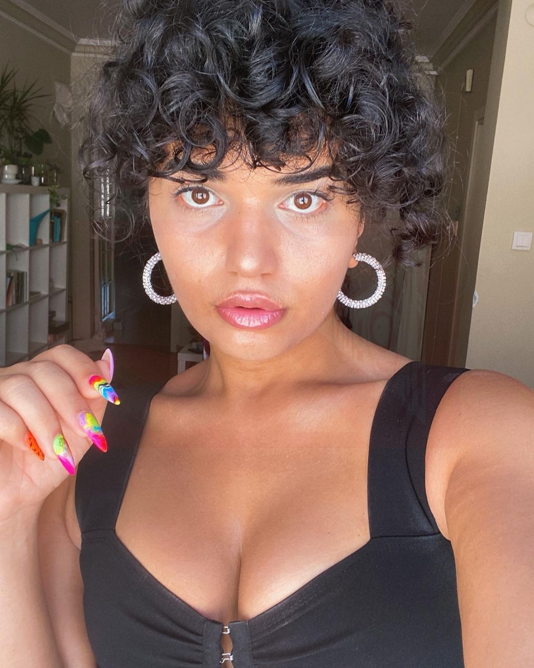 Trans doktor Larin Kayataş'tan çıplak paylaşım! Hamam tası gümüşten yeni geldim...