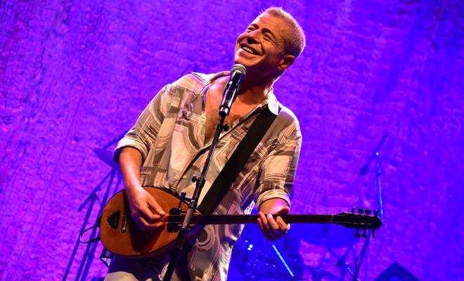 Levent Yüksel, performansıyla sevenlerine unutulmaz bir akşam yaşattı