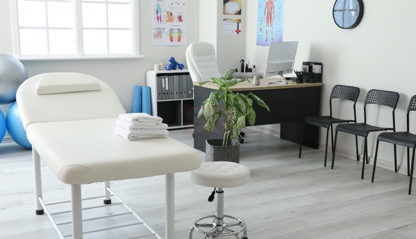 Merdiven altı sağlık işlemi yapan merkezlere kapatma geliyor