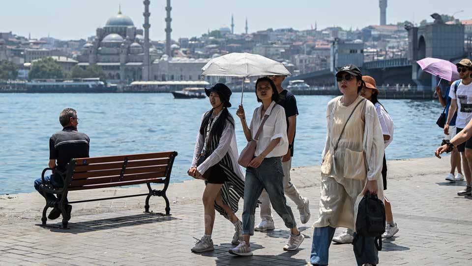 Meteoroloji verileri: 3 ilde 'sağanak', birçok ilde 'aşırı sıcaklık' görülecek