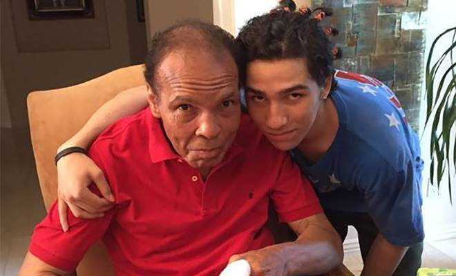 Muhammed Ali’nin torunu Nico Ali Walsh, ilk profesyonel boks maçını nakavtla kazandı