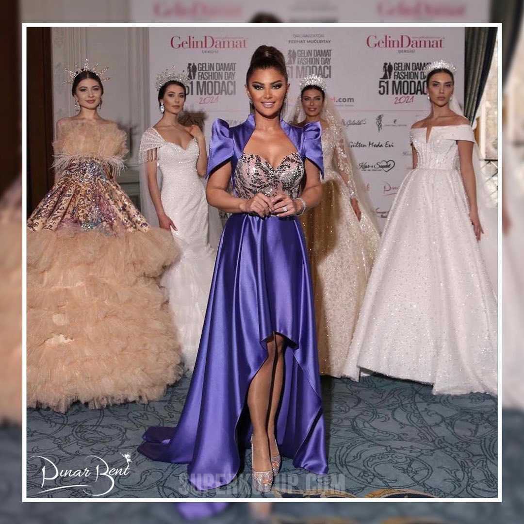 Ünlü modacı, gelinlik tasarımcısı Pınar Bent, pandemi sürecinde yaptığı defilesiyle rüzgarını estirdi.