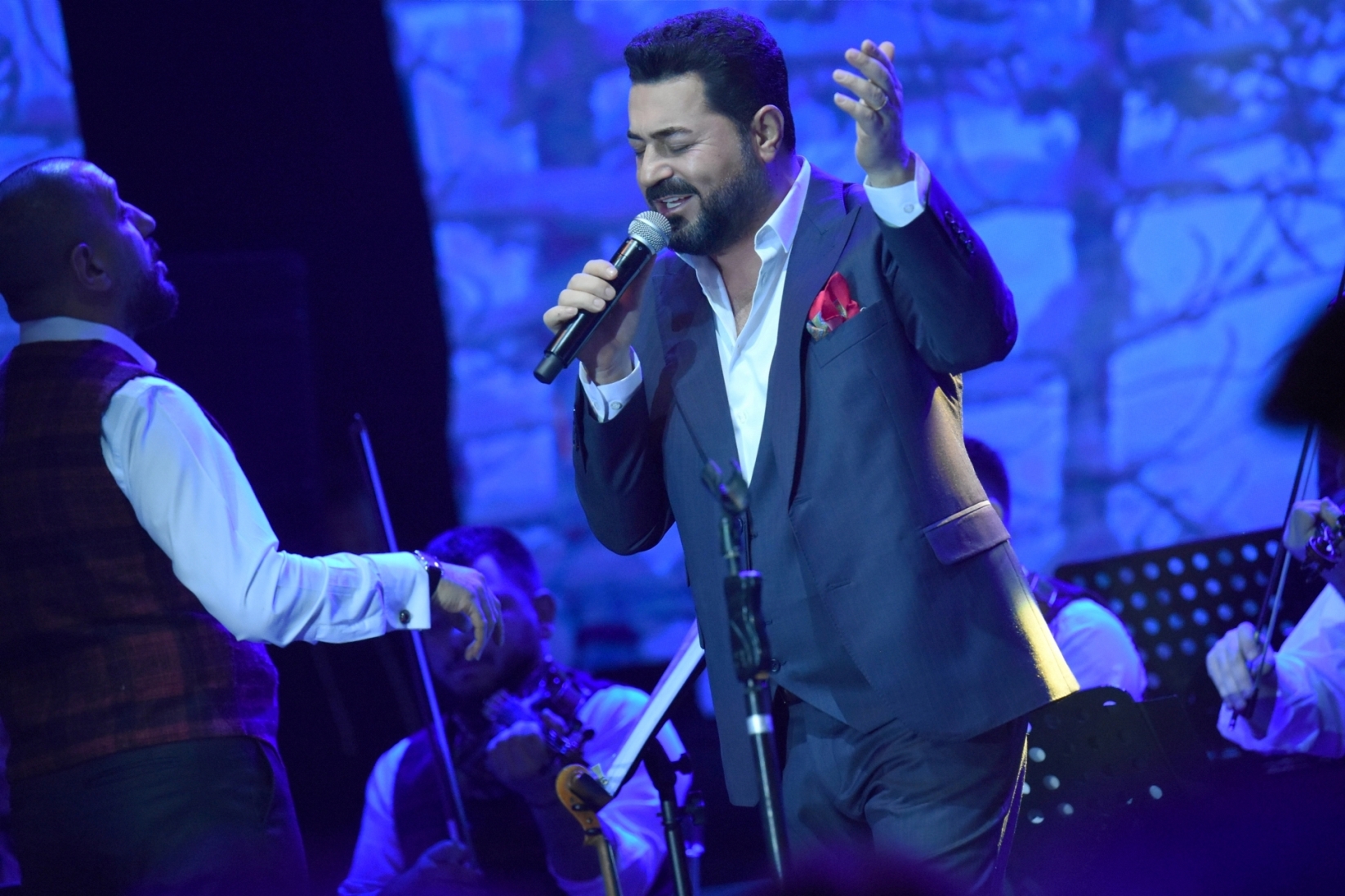 SERKAN KAYA'DAN CAHİDE PALAZZO'DA MUHTEŞEM PERFORMANS...