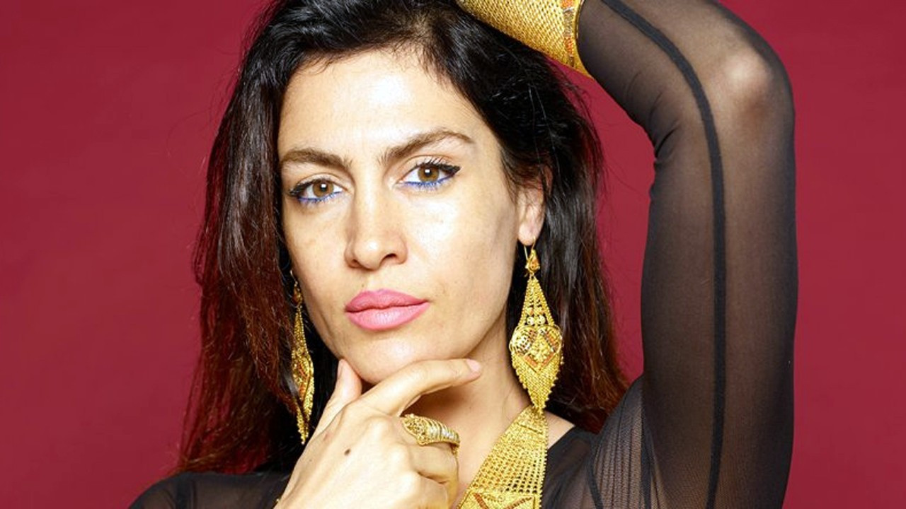 Tuğba Ekinci ikisine de salladı!