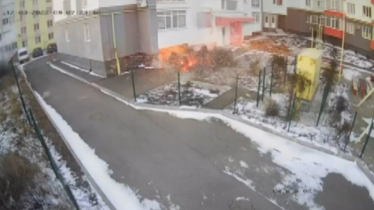 Ukrayna'da savaş sürüyor. Mikolayiv’deki saldırı anları güvenlik kamerasına yansıdı