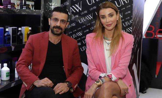 Uraw Cosmetics standını ziyaret eden Özge Ulusoy'dan olay açıklamalar
