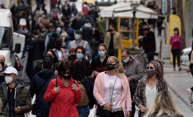 Yunanistan, aşılıların kısıtlamalarını kaldırıyor