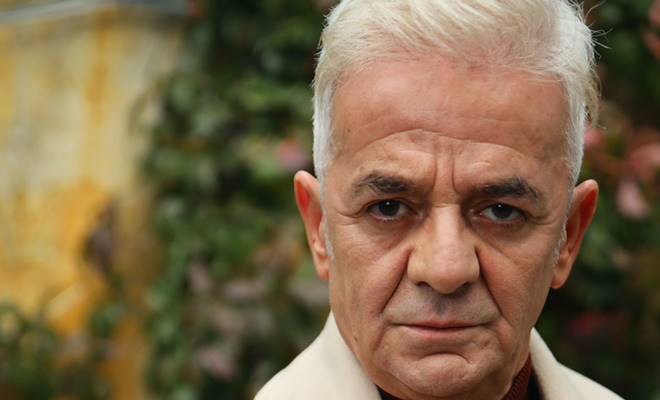 Üç Kuruş'ta Zafer Algöz sürprizi